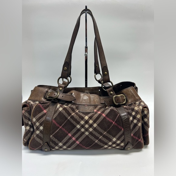 Burberry hand bag - Picture 1 of 12